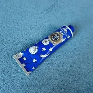 L'occitane hand cream (5oz)